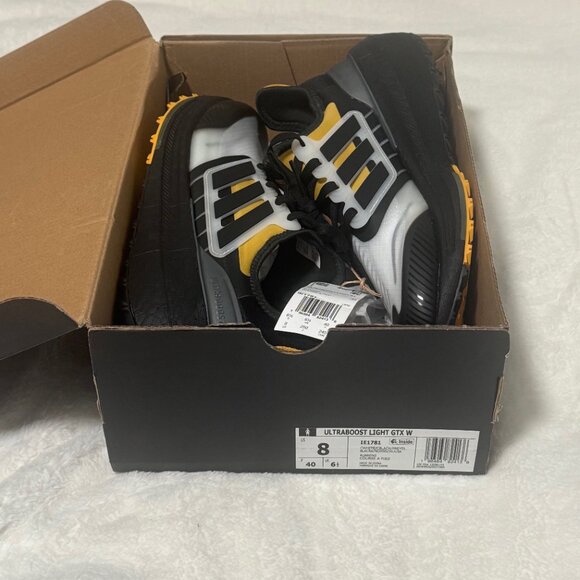 ADIDAS Ultraboost Light GTX W size 8 - Picture 6 of 7